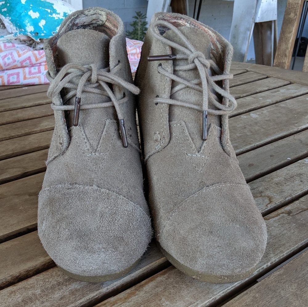 Tom's Desert Wedge Bootie